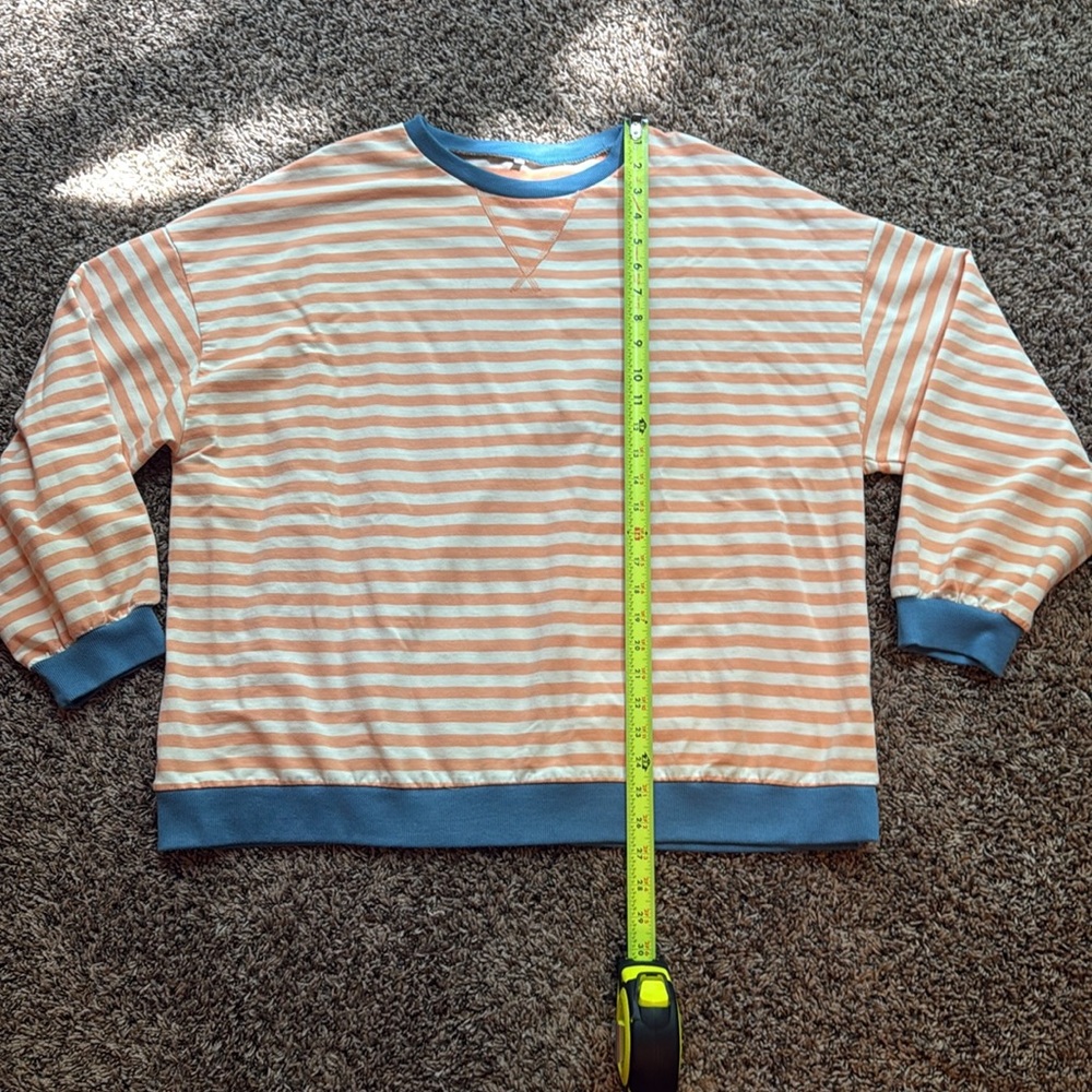 Boutique sweat shirt - Picture 2 of 5